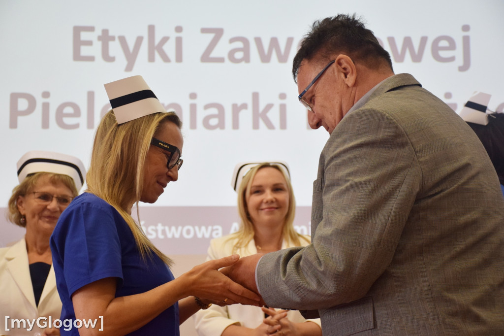 Uroczyste nadanie czepka pielęgniarskiego w PANS