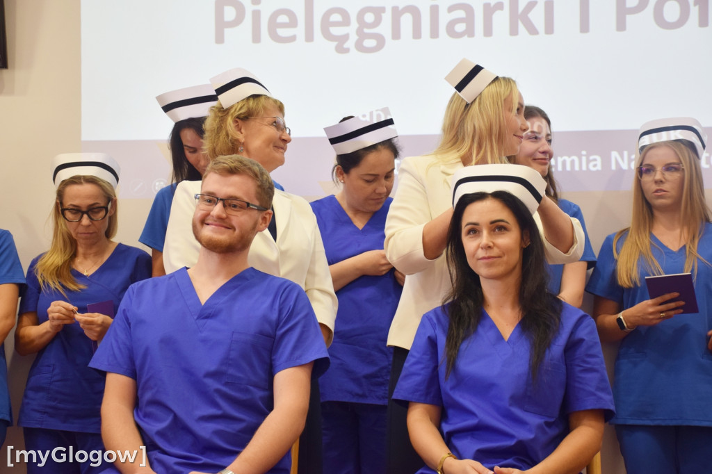 Uroczyste nadanie czepka pielęgniarskiego w PANS