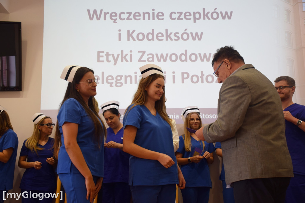 Uroczyste nadanie czepka pielęgniarskiego w PANS