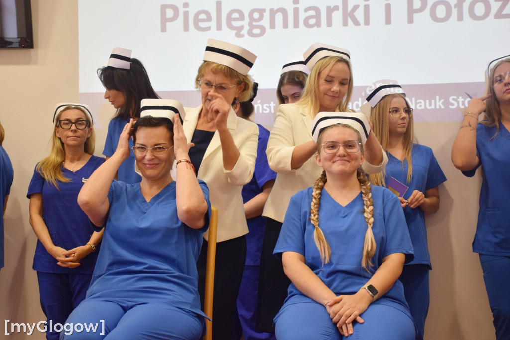 Uroczyste nadanie czepka pielęgniarskiego w PANS