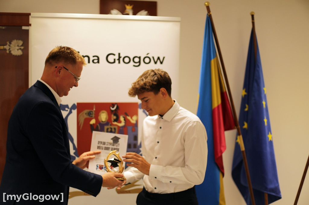 Stypendia dla najlepszych uczniów z gminy Głogów