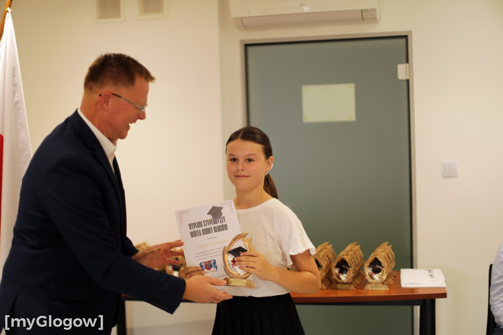 Stypendia dla najlepszych uczniów z gminy Głogów