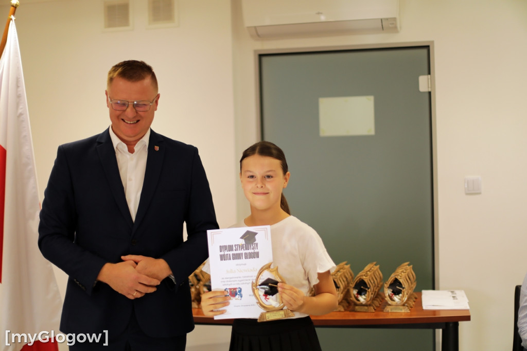 Stypendia dla najlepszych uczniów z gminy Głogów