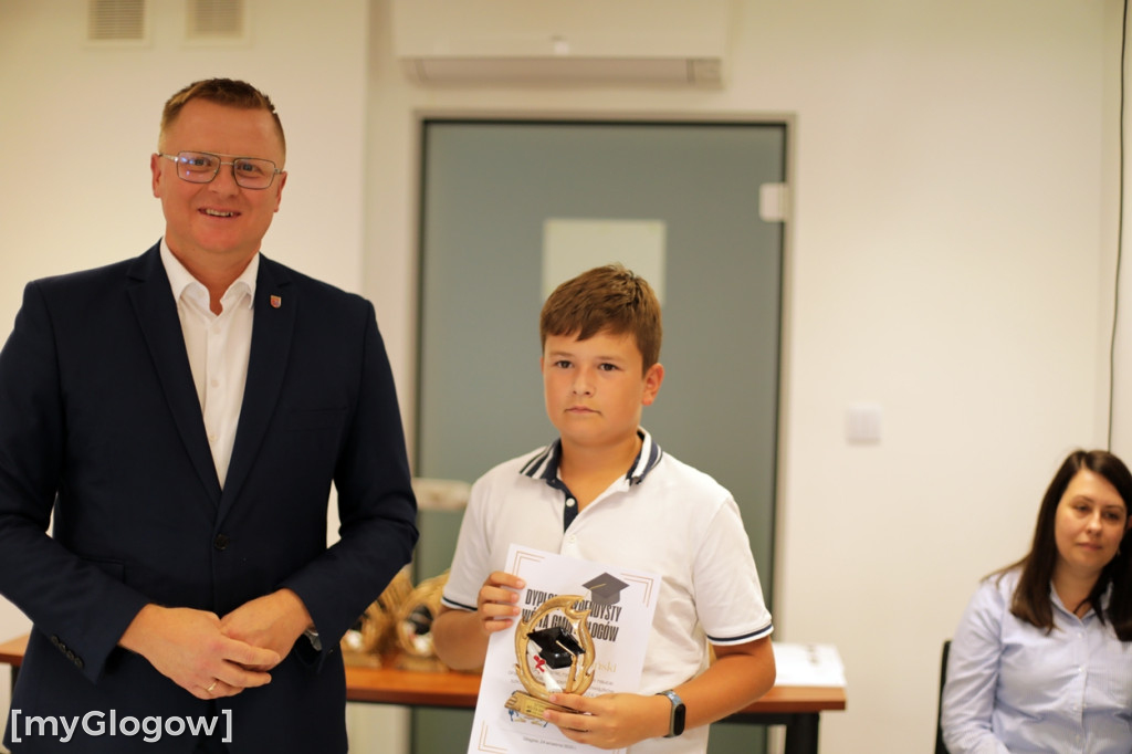 Stypendia dla najlepszych uczniów z gminy Głogów