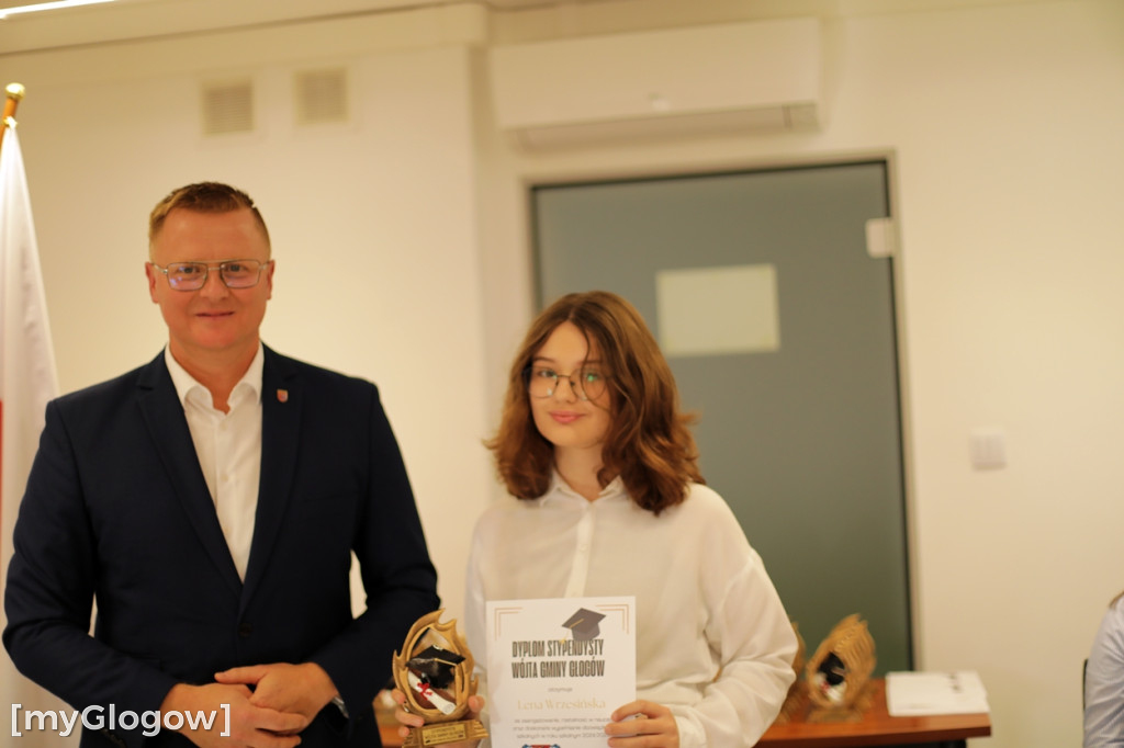 Stypendia dla najlepszych uczniów z gminy Głogów