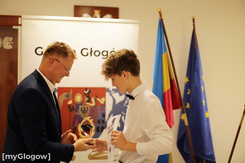 Stypendia dla najlepszych uczniów z gminy Głogów
