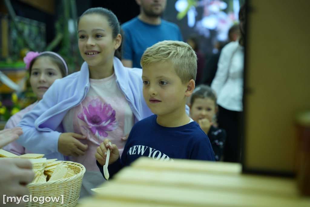 Miodobranie w KGHM! Frajda dla dzieci i dorosłych