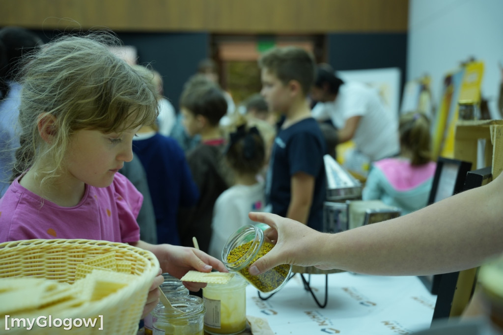 Miodobranie w KGHM! Frajda dla dzieci i dorosłych