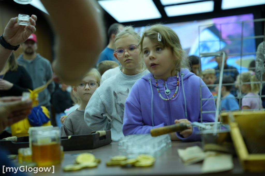 Miodobranie w KGHM! Frajda dla dzieci i dorosłych