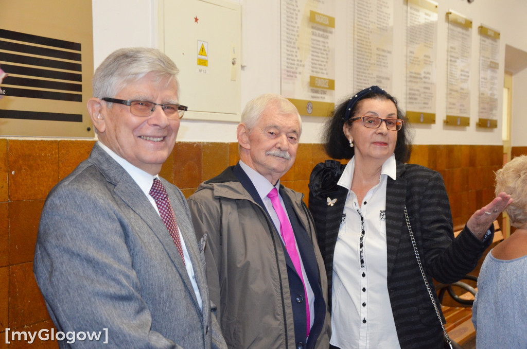 Tłumy absolwentów w I LO w Głogowie