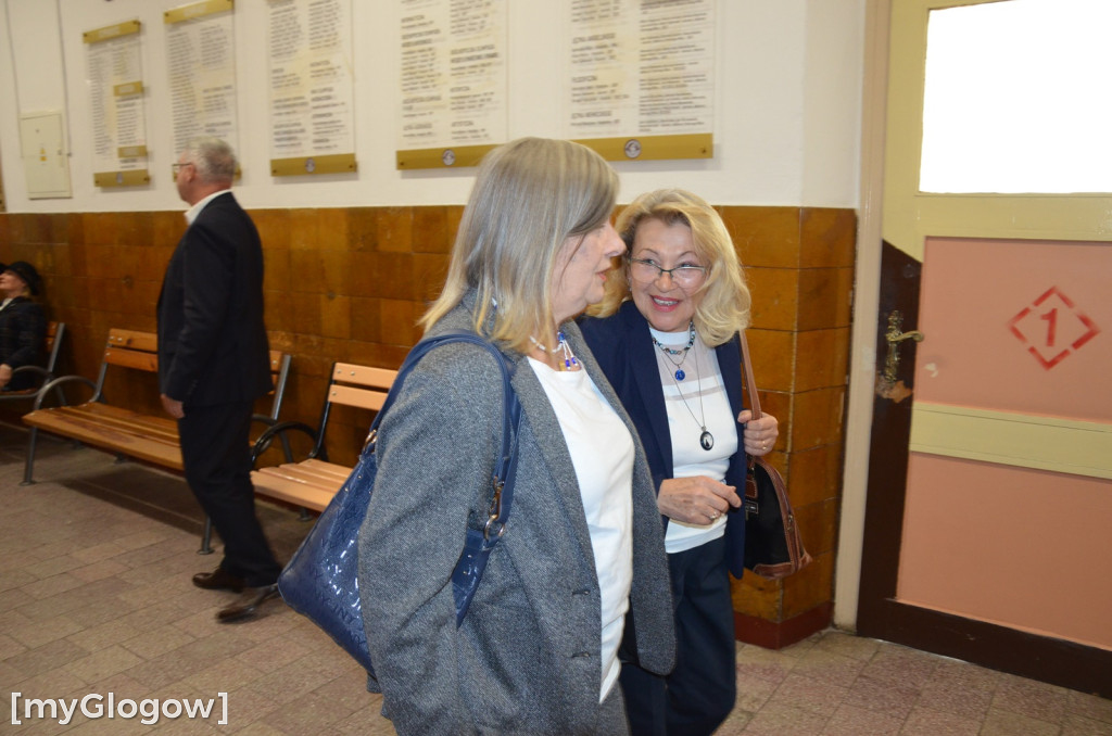 Tłumy absolwentów w I LO w Głogowie
