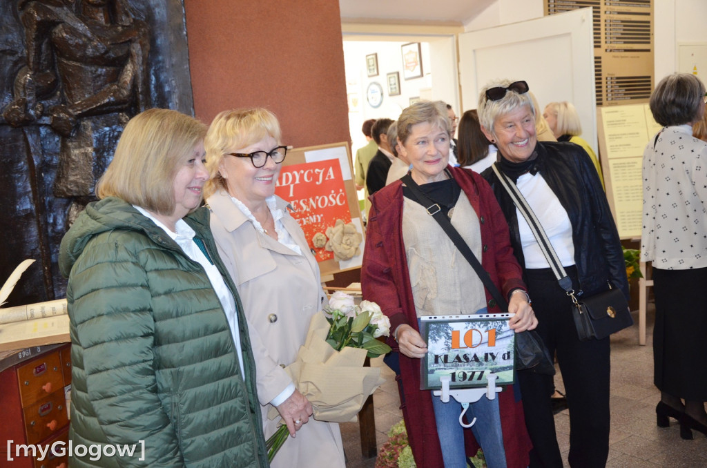 Tłumy absolwentów w I LO w Głogowie