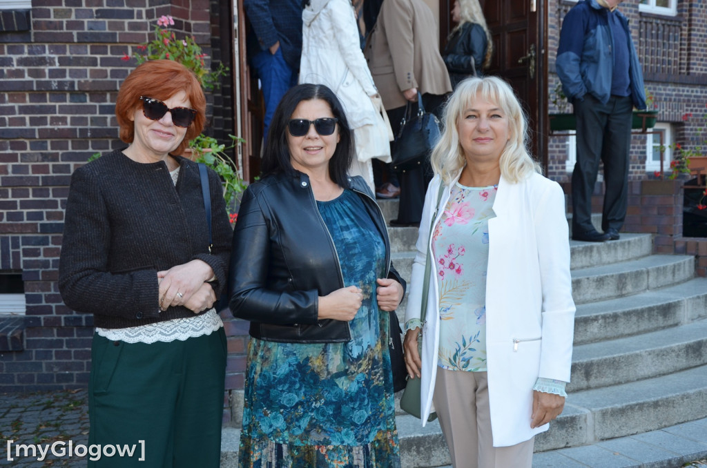 Tłumy absolwentów w I LO w Głogowie