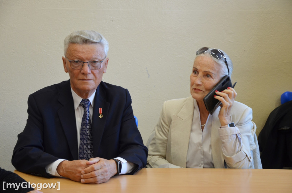 Tłumy absolwentów w I LO w Głogowie