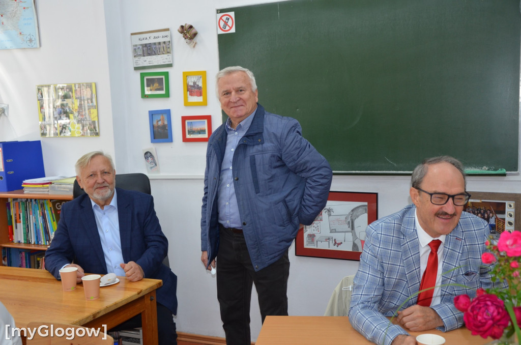 Tłumy absolwentów w I LO w Głogowie
