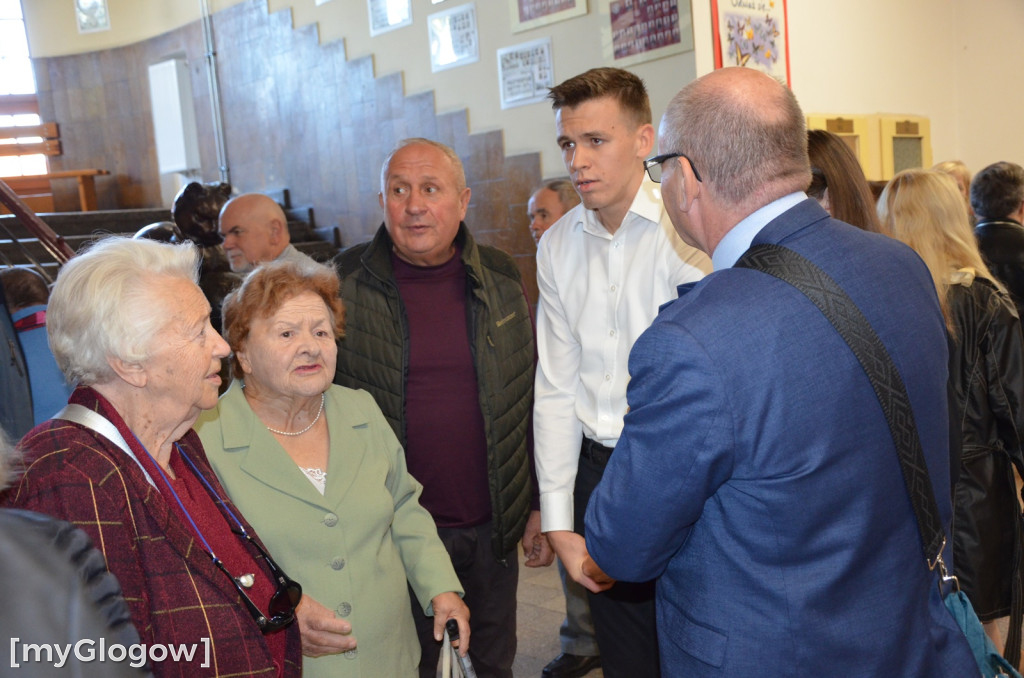 Tłumy absolwentów w I LO w Głogowie