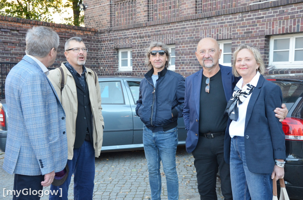 Tłumy absolwentów w I LO w Głogowie