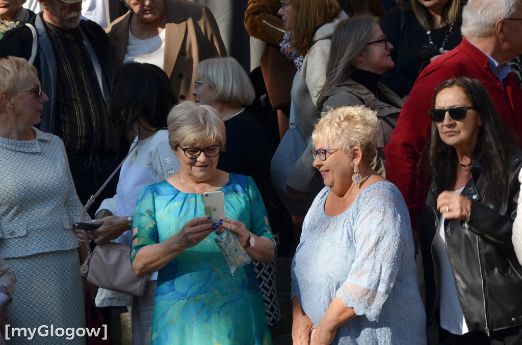 Tłumy absolwentów w I LO w Głogowie