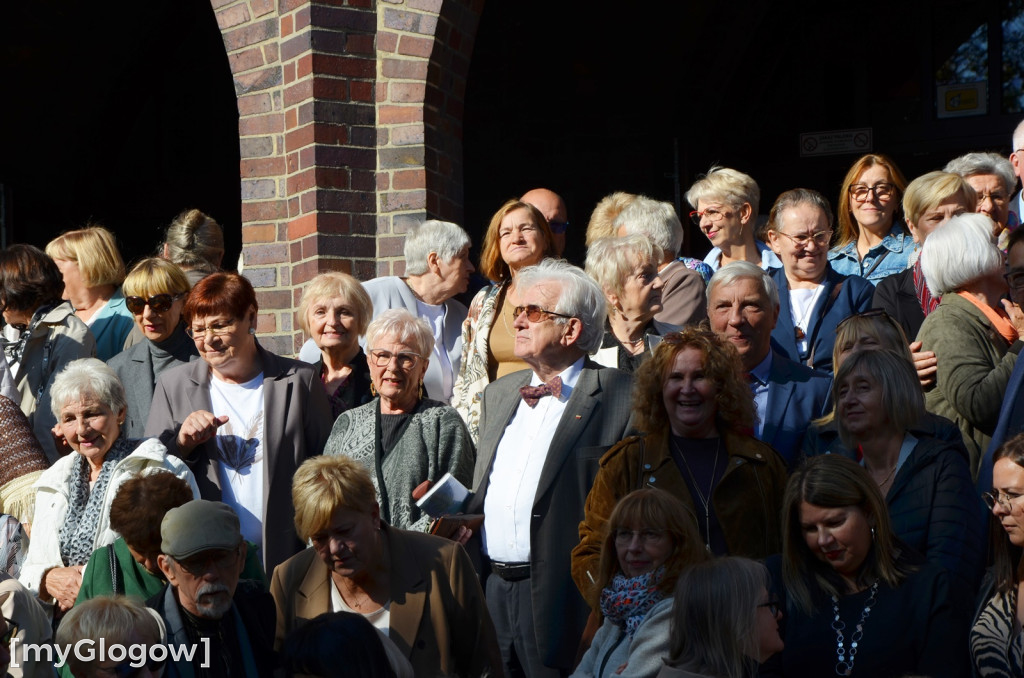 Tłumy absolwentów w I LO w Głogowie