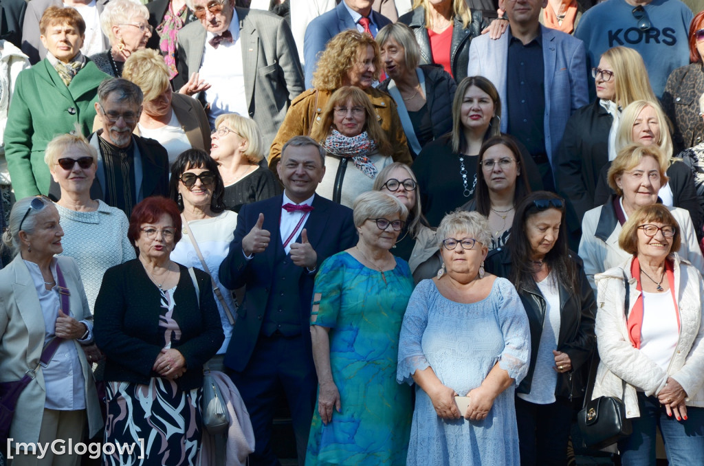Tłumy absolwentów w I LO w Głogowie