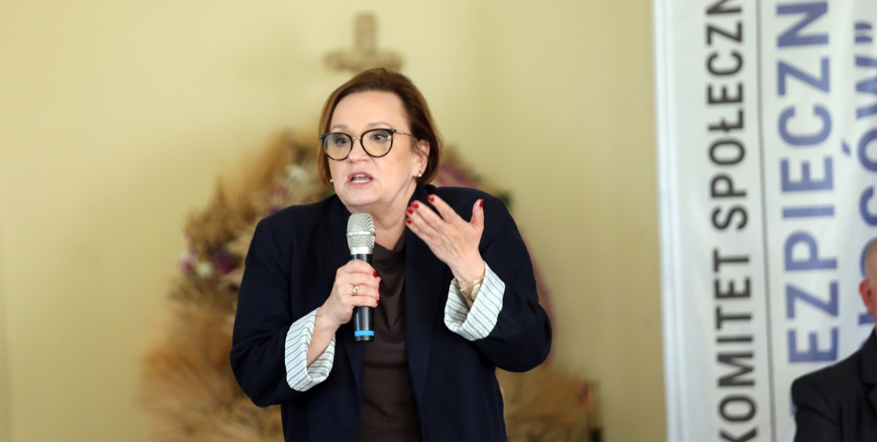 Anna Zalewska grzmiała w sprawie wiatraków