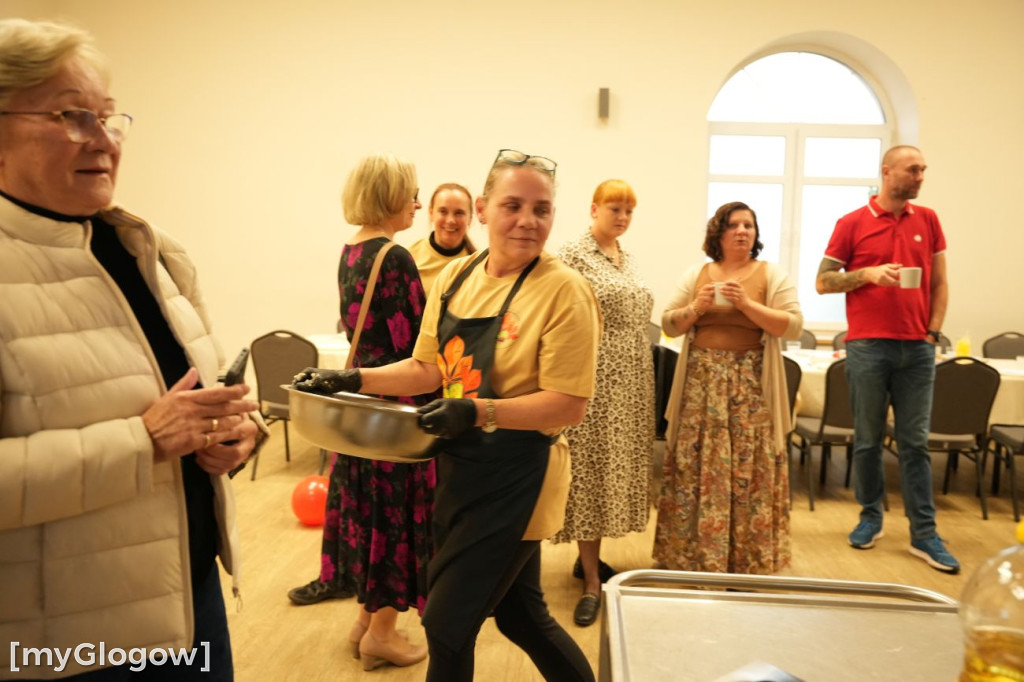 Lepienie pierogów z Chilijczykami