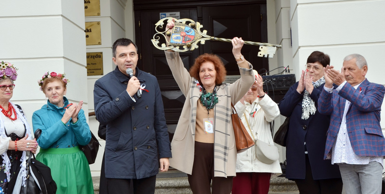Korowód seniorów w Głogowie