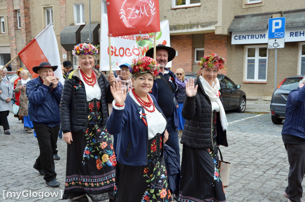 Korowód seniorów w Głogowie