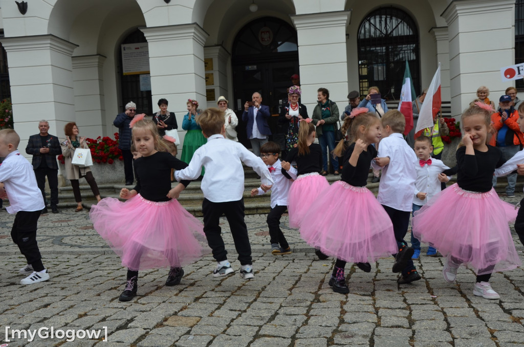 Korowód seniorów w Głogowie
