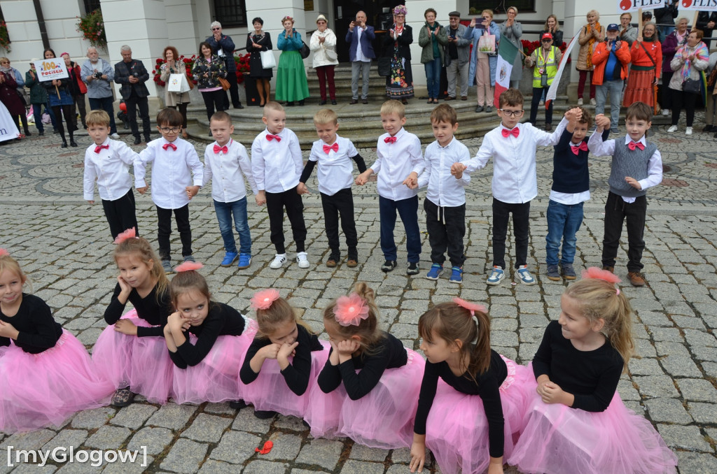 Korowód seniorów w Głogowie