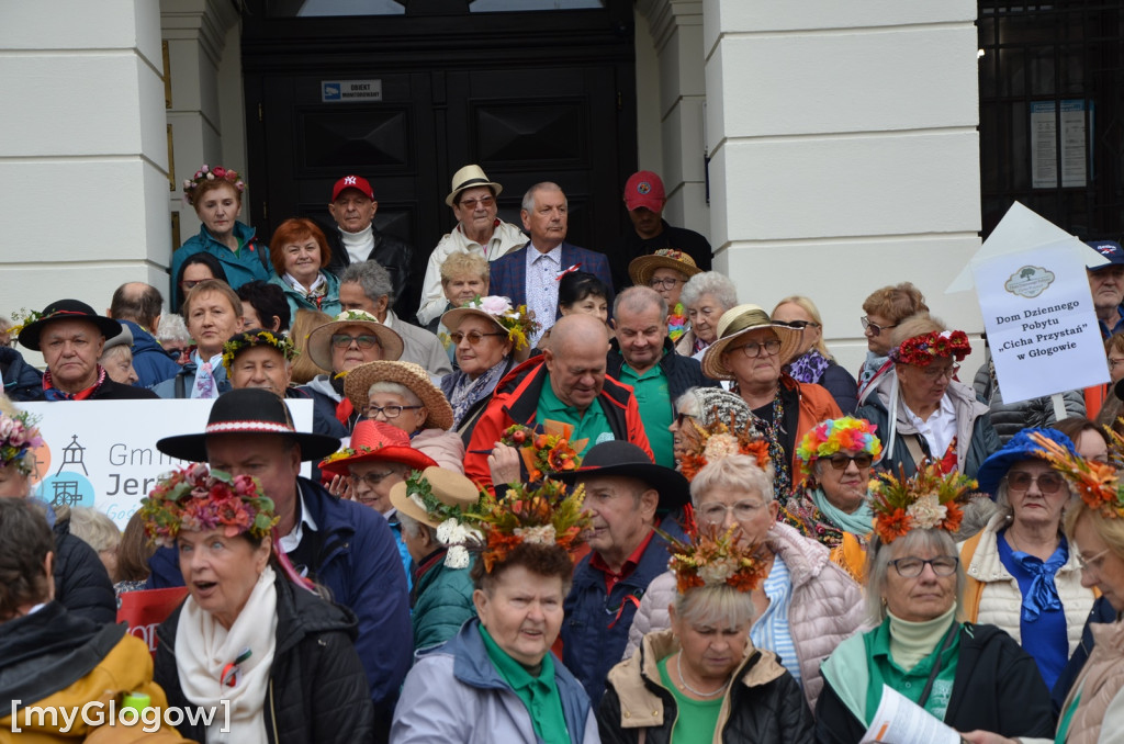 Korowód seniorów w Głogowie