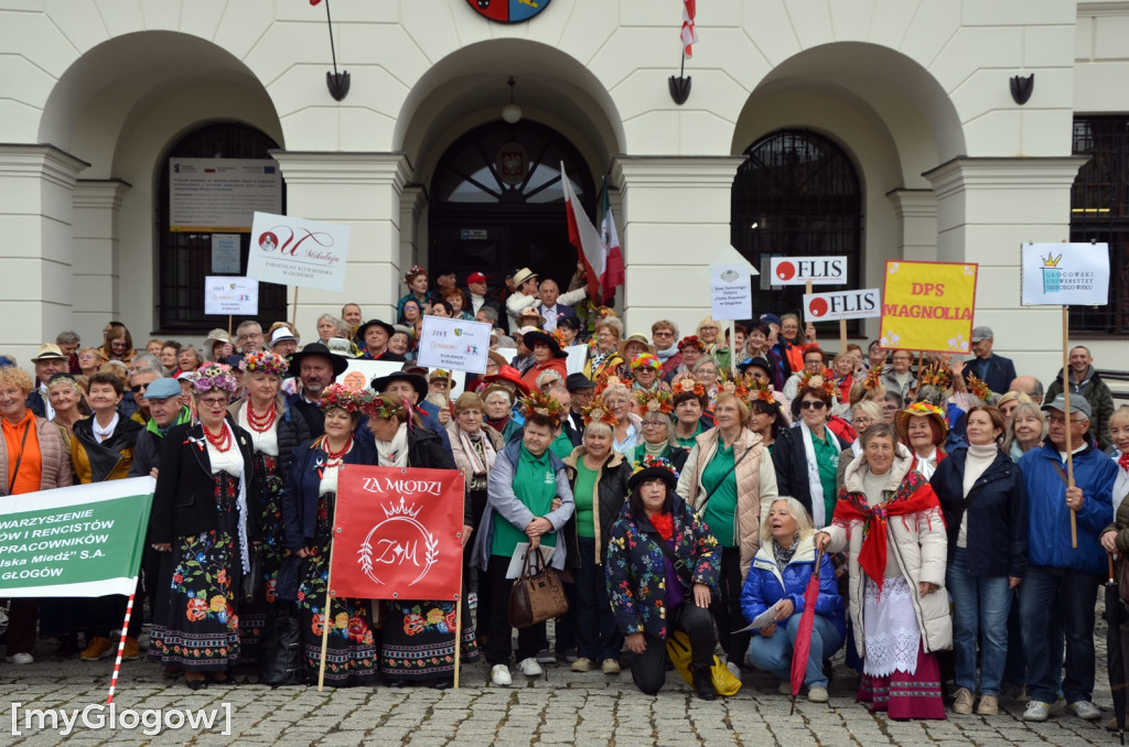 Korowód seniorów w Głogowie