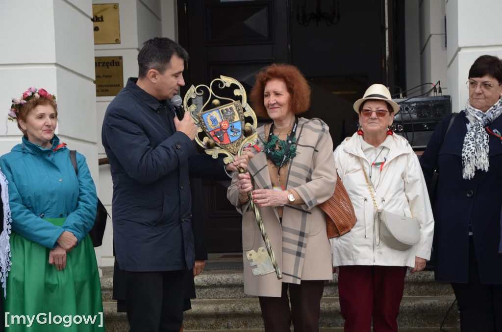 Korowód seniorów w Głogowie