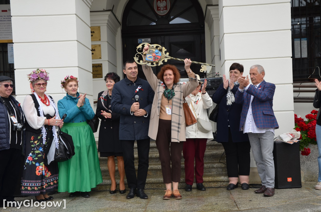 Korowód seniorów w Głogowie