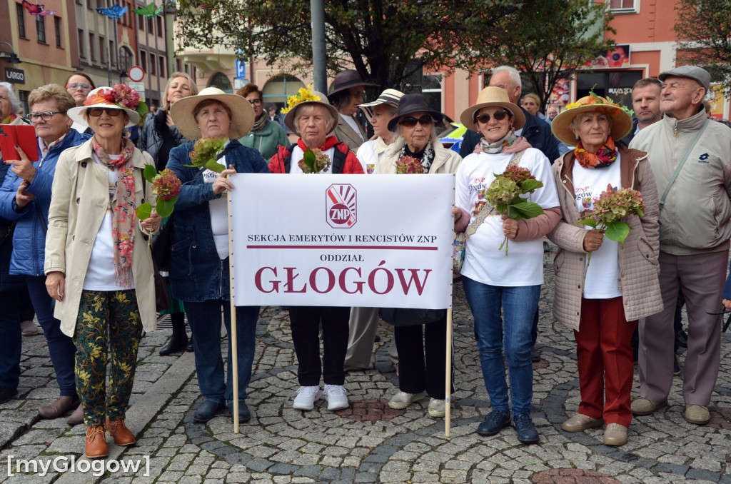 Korowód seniorów w Głogowie