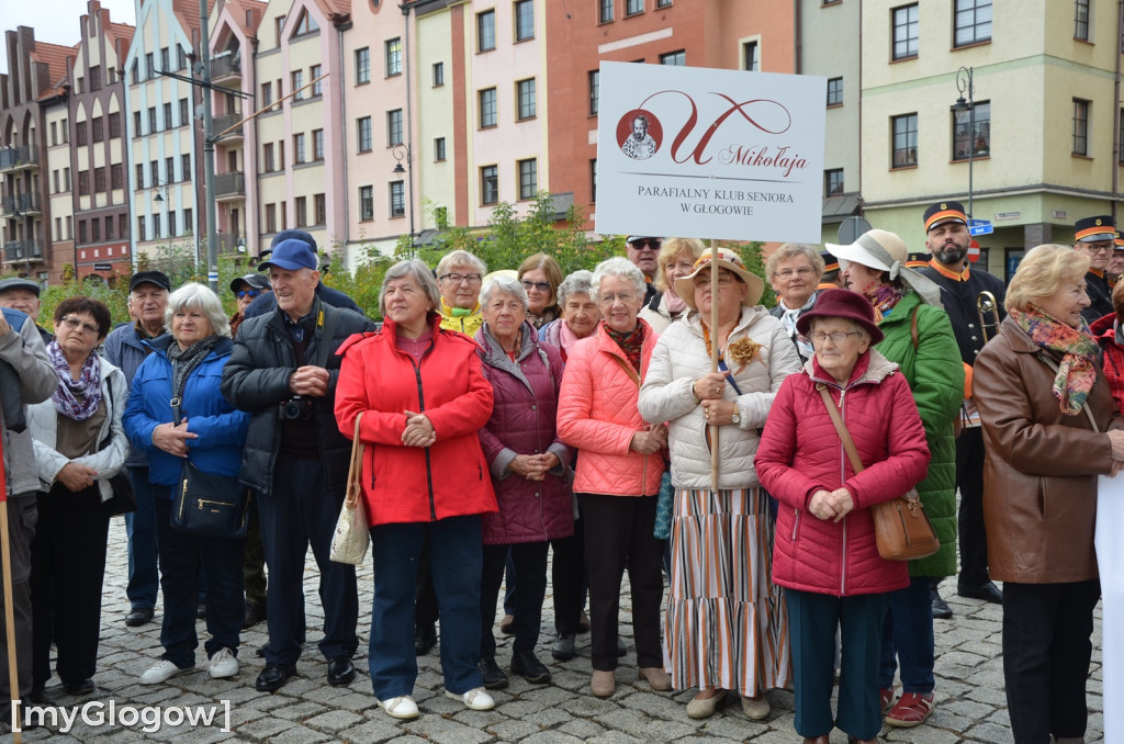 Korowód seniorów w Głogowie