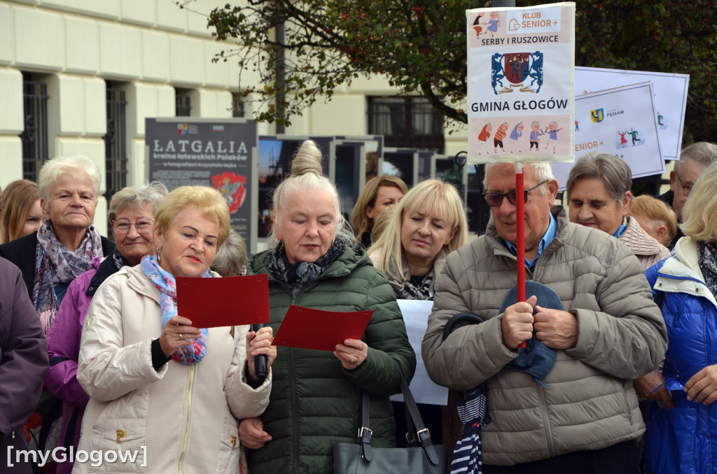 Korowód seniorów w Głogowie
