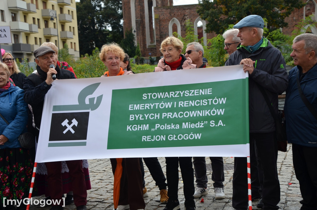 Korowód seniorów w Głogowie