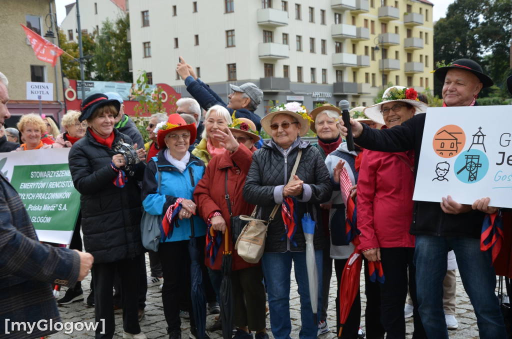 Korowód seniorów w Głogowie