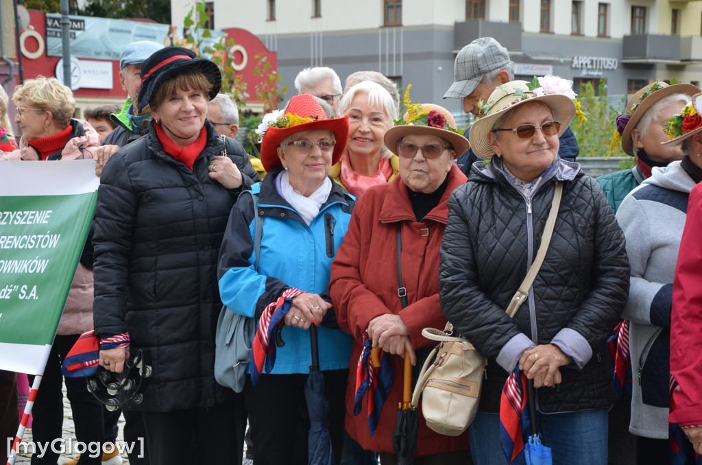 Korowód seniorów w Głogowie