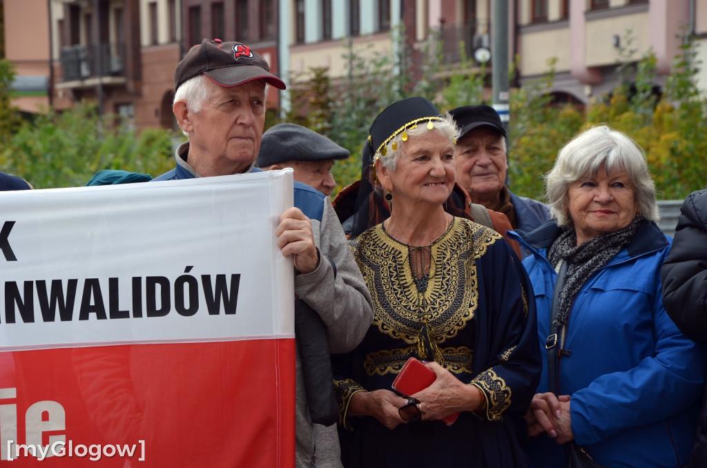 Korowód seniorów w Głogowie