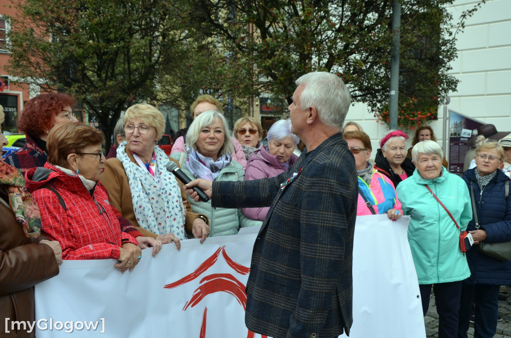 Korowód seniorów w Głogowie
