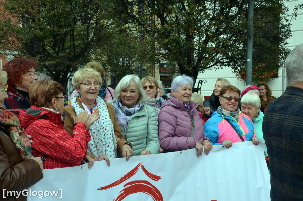 Korowód seniorów w Głogowie