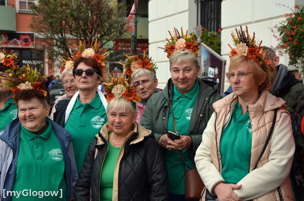 Korowód seniorów w Głogowie