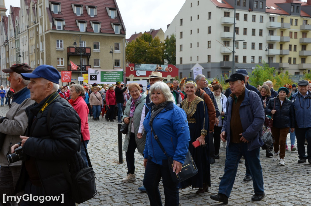 Korowód seniorów w Głogowie