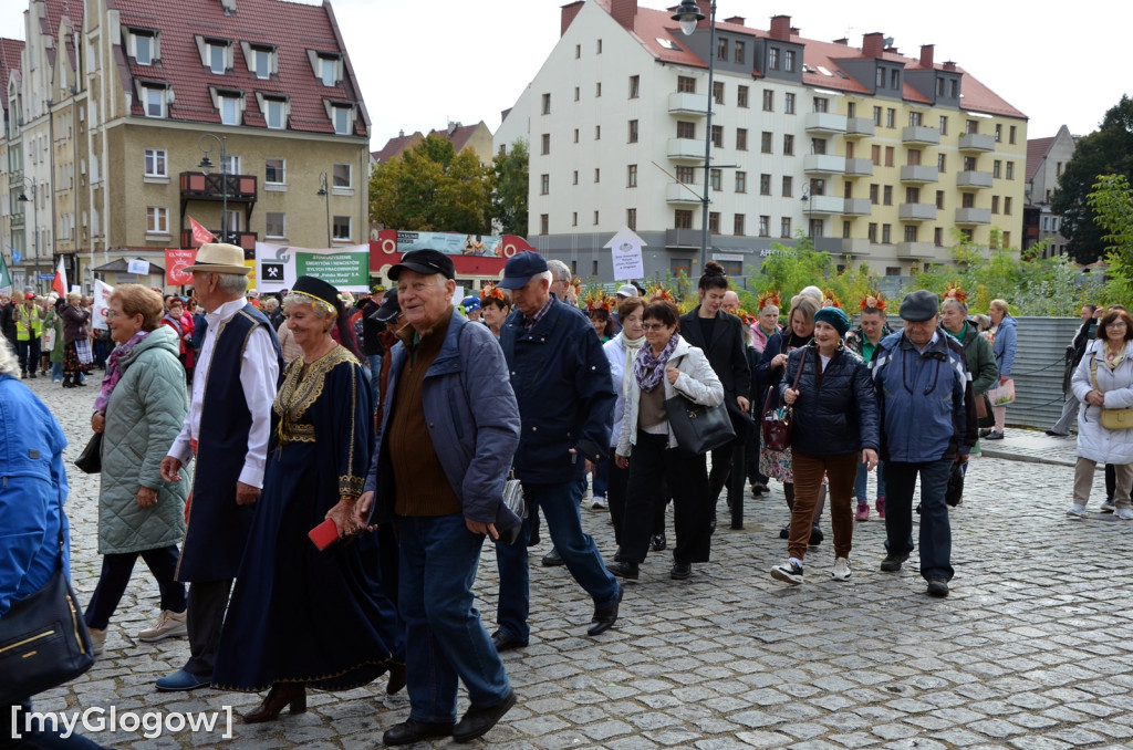 Korowód seniorów w Głogowie