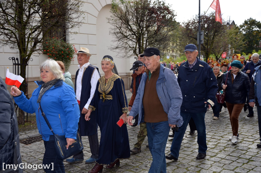 Korowód seniorów w Głogowie