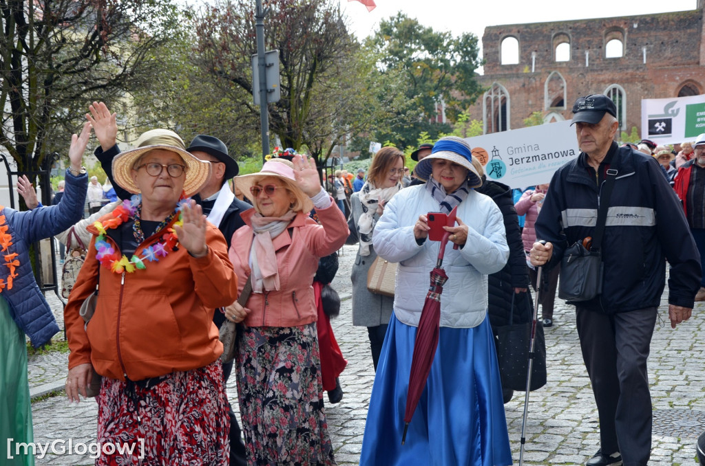 Korowód seniorów w Głogowie
