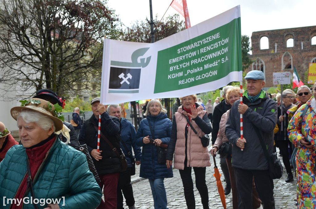 Korowód seniorów w Głogowie