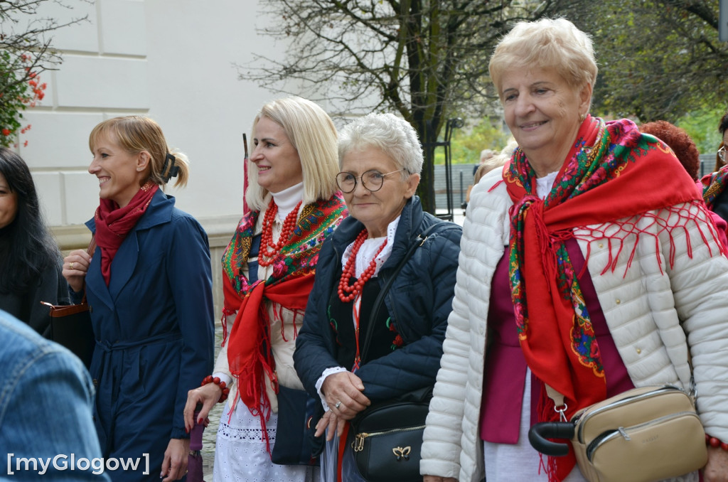 Korowód seniorów w Głogowie